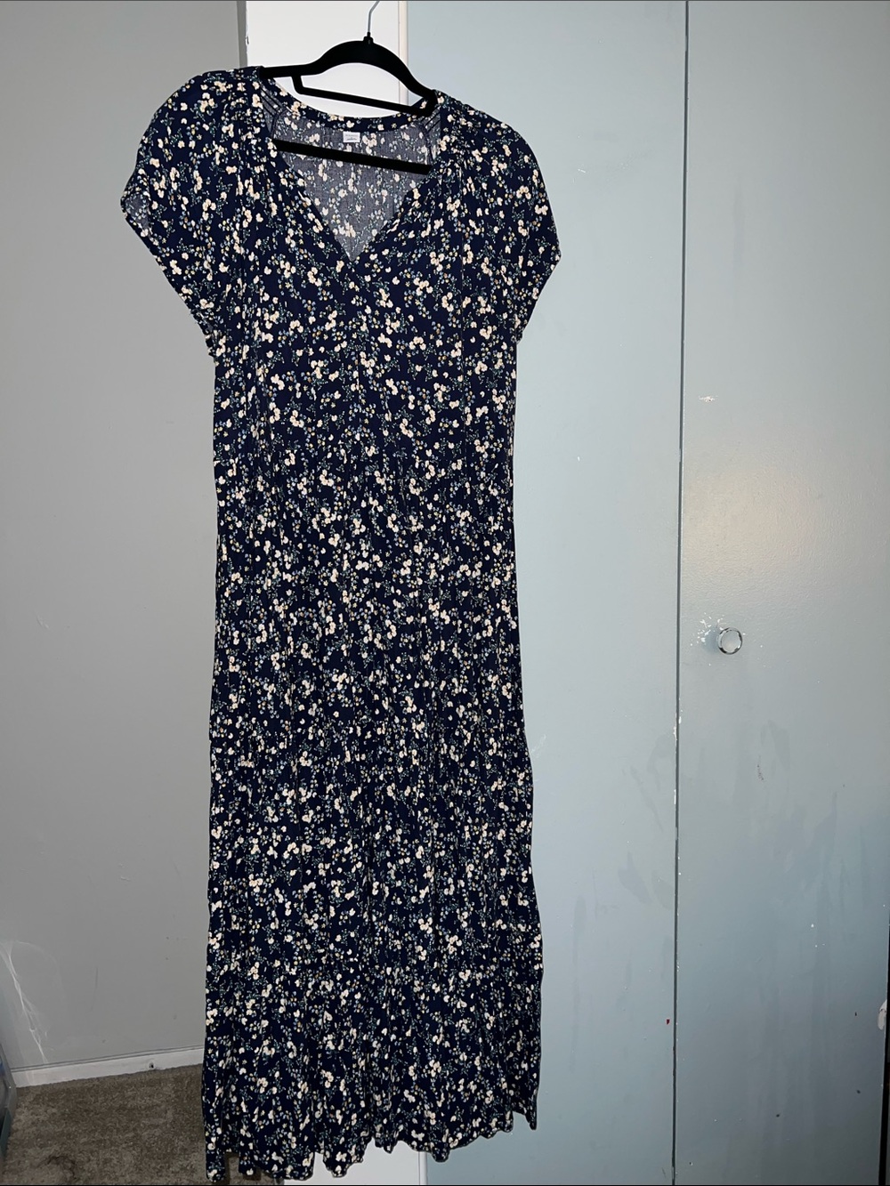 Old Navy Navy and White Floral Short Sleeve Maxi Dress